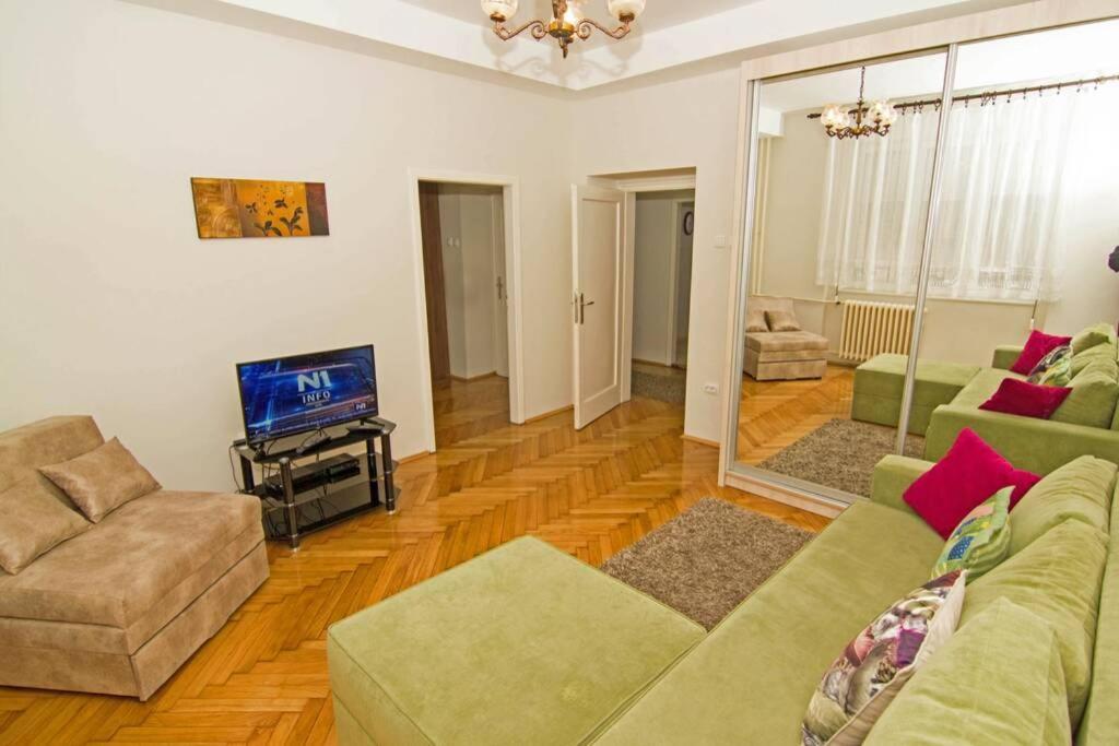 See U In Belgrado Exterior foto